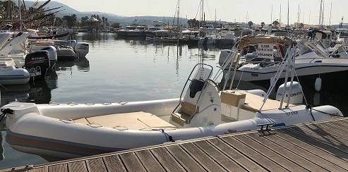 Bateau à moteur à louer à Bandol